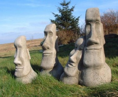 Set Of 3 Easter Island Head Statues